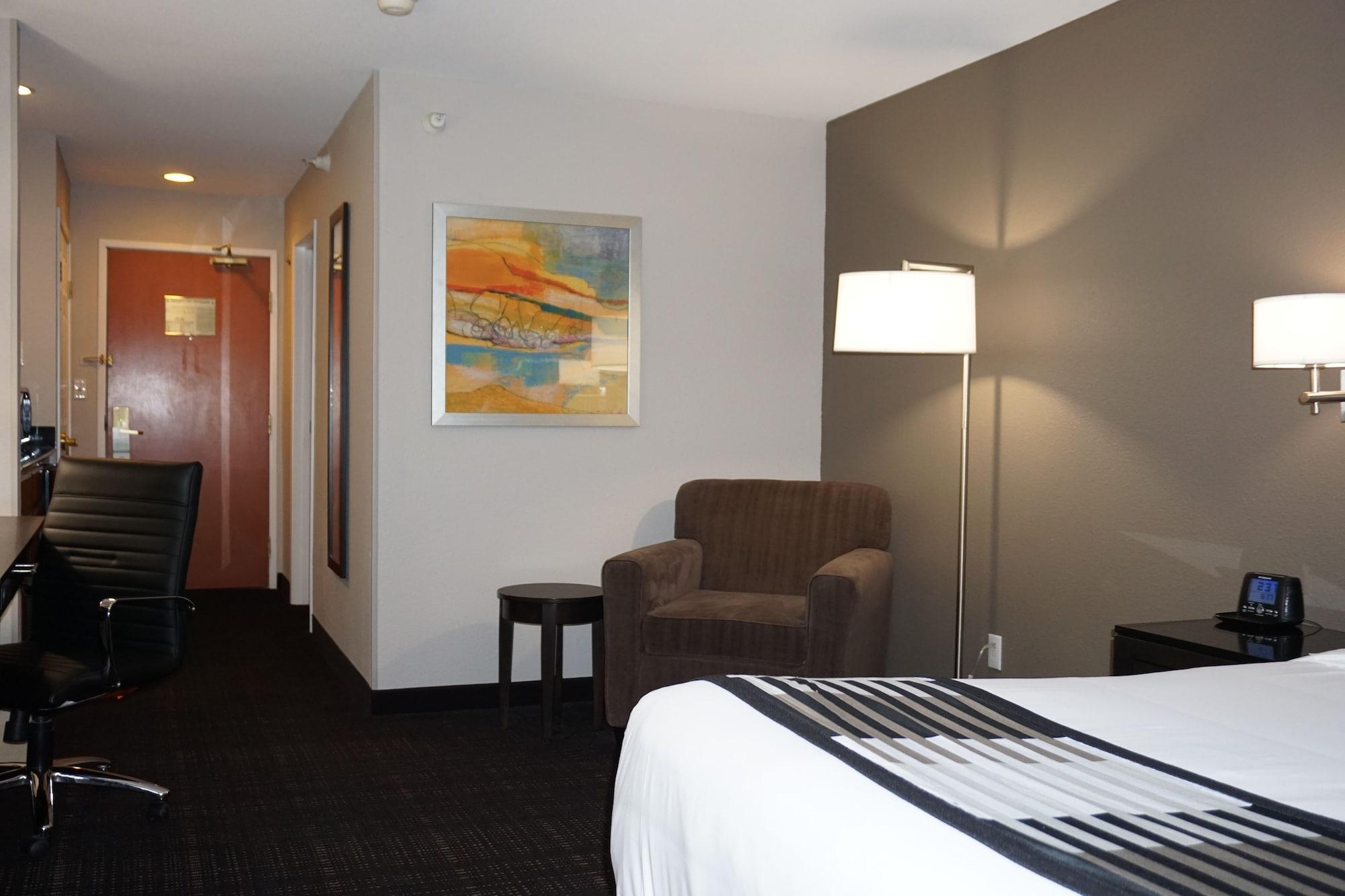Wingate By Wyndham Columbia Hotel Exterior photo
