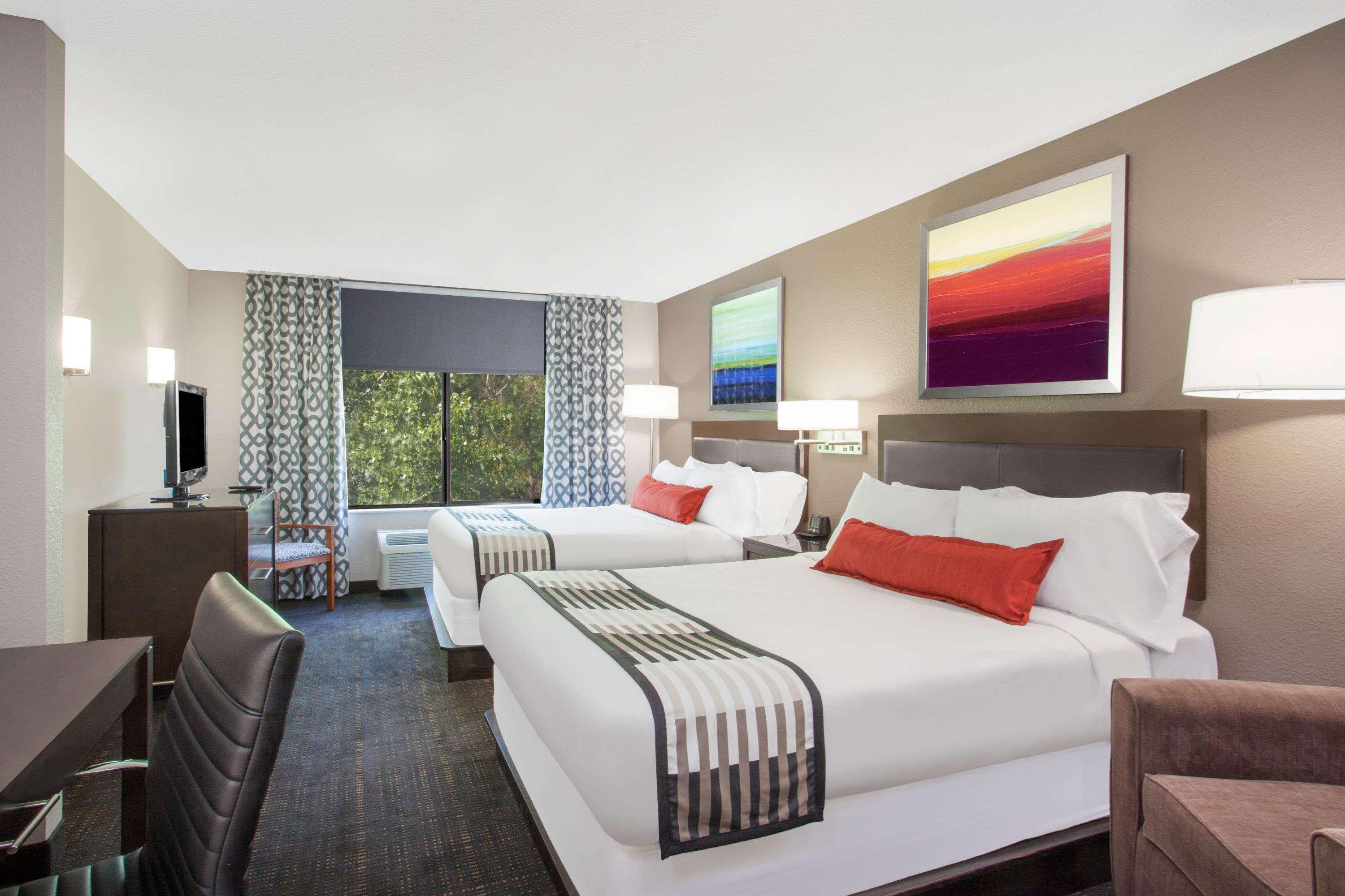 Wingate By Wyndham Columbia Hotel Exterior photo